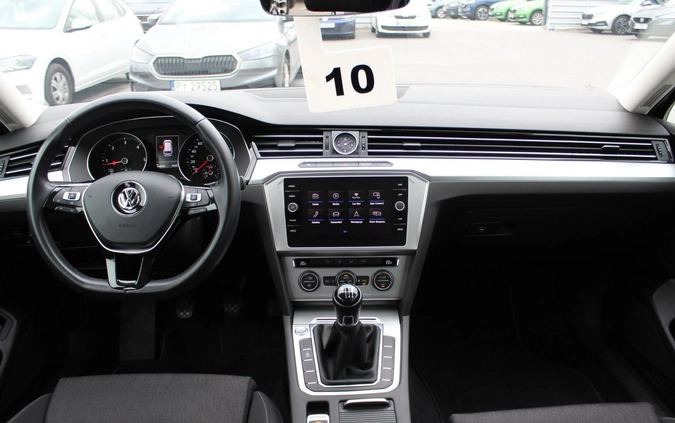 Volkswagen Passat cena 76500 przebieg: 104500, rok produkcji 2019 z Radzyń Podlaski małe 277